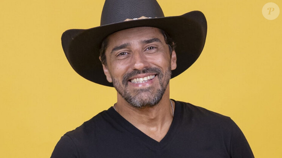 Alberto Cowboy, do 'BBB 26', foi elogiado por Henri Castelli ao socorrer ator durante Prova do Líder: 'Teve um gesto de humanidade, foi lá me abanar'