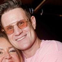 Xiiii... Ator de 'House of the Dragon' e 'The Crown' se irrita com assédio e 'banho de cerveja' dos brasileiros e se incomoda com falta de VIP exclusiva, diz jornal