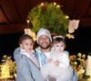 Neymar chama filhas de 'princesinhas' em registro raro com as pequenas