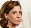 Fernanda Torres usou blush marcado e com glow no Oscar 2025.