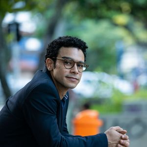 Sérgio Malheiros será Mário Sérgio: Jornalista que vive às turras com Solange. Vivido por Marcos Palmeira na primeira versão de 'Vale Tudo'