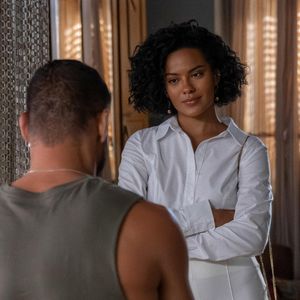 Em 'Vale Tudo', Maria de Fátima (Bella Campos) está disposta a conquistar Afonso (Humberto Carrão).