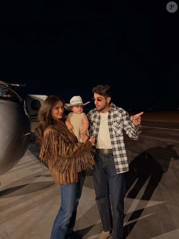 Rafa Kalimann e Nattan curtem a Festa do Peão de Barretos com a filha, Zuza, que também entrou no clima country