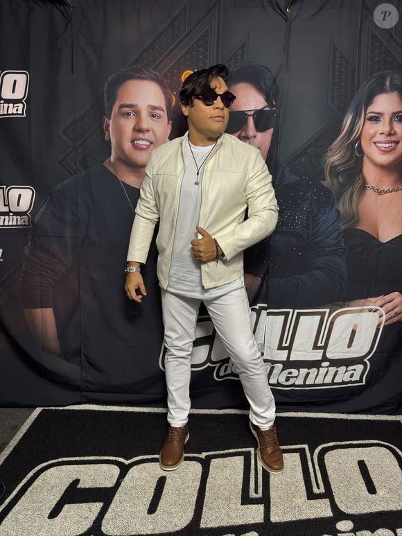 Neto Araújo era vocalista da banda Collo de Menina, mas ficou conhecido por ter participado da Cavaleiros do Forró