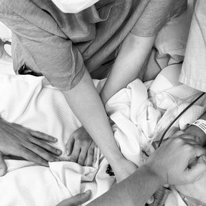 Anúncio da morte da filha de Lexa gerou comoção nas redes sociais e entre internautas