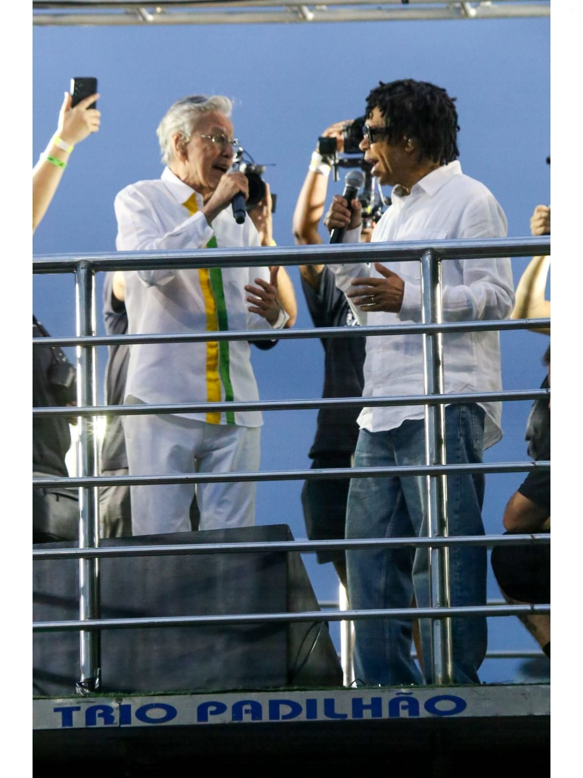 Foto: Caetano Veloso e Djavan cantaram juntos no Ato Musical pró-Lula ...