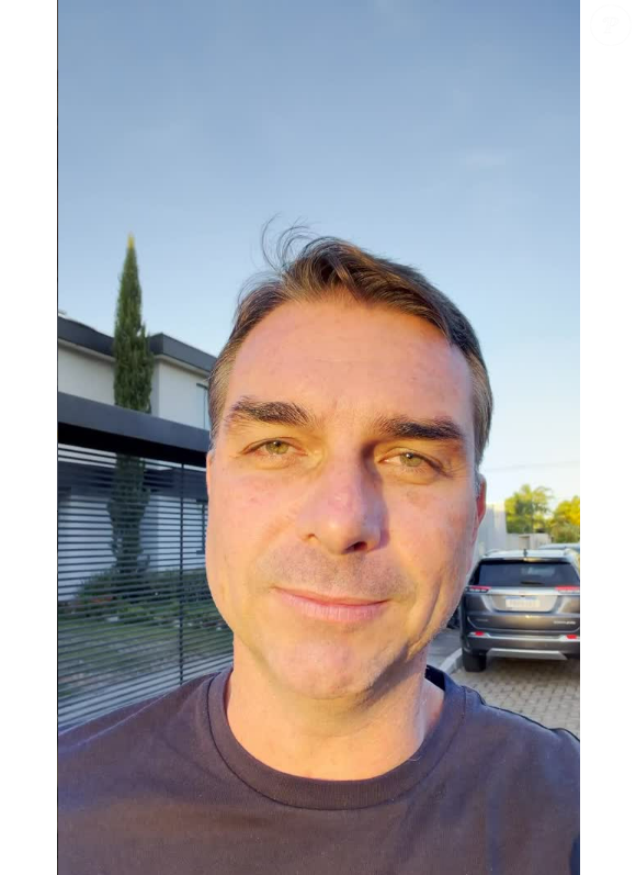 Flávio Bolsonaro disputa a Presidência da República nas eleições de 2026 e estará entre os candidatos no primeiro turno, marcado para 4 de outubro (domingo). Caso seja necessário, o segundo turno está previsto para 25 de outubro
