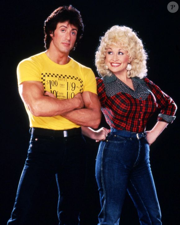 Dolly Parton já havia se aventurado na carreira de atriz e, em 1984, esteve no elenco de 'Rhinestone: Um Brilho na Noite' com Sylvester Stallone