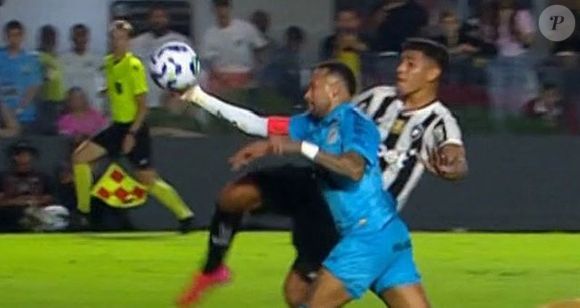 Neymar foi expulso por gol de mão contra o Botafogo em 1º de junho de 2025