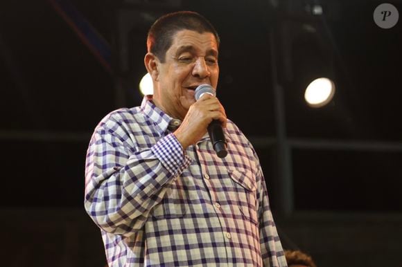 Zeca Pagodinho confessou que não é adepto de exercícios físicos em entrevista a Pedro Bial