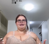 Thais Carla, com 50 kg a menos, revelou também estar usando cinta modeladora para ajudar com o excesso de pele