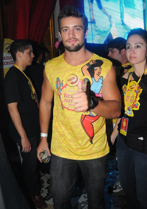 Loiro e de olhos azuis, Rafael Cardoso era o sonho de qualquer pessoa na época