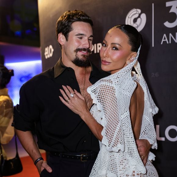 Sabrina Sato e Nicolas Prattes vivem clima de romance