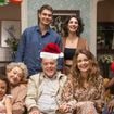 Natal com assombração na novela 'Dona de Mim'?! Mesmo depois de morto, Abel aparece na festa da família; saiba como o empresário surge para os Boaz