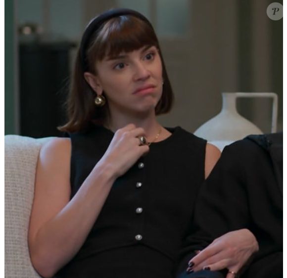 Solange (Alice Wegmann) é acalmada pelo dr. Fernando (Gilberto Filho) na novela 'Vale Tudo' capítulo de 11 de outubro de 2025, sábado