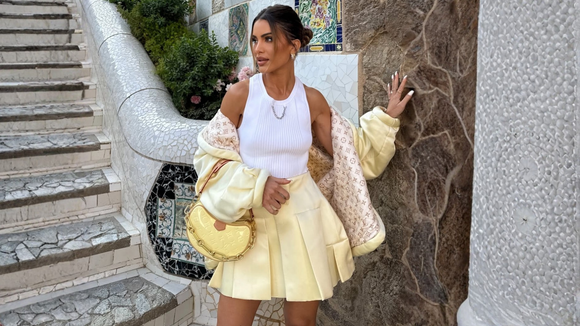 Os novos tênis New Balance cor algodão-doce que parecem delicados sapatos de escritório