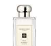 Jo Malone Wild Bluebell – Com notas florais leves e frescas, o perfume usado por Meghan Markle aposta em delicadeza, romantismo e sofisticação para quem busca um aroma elegante no dia a dia.