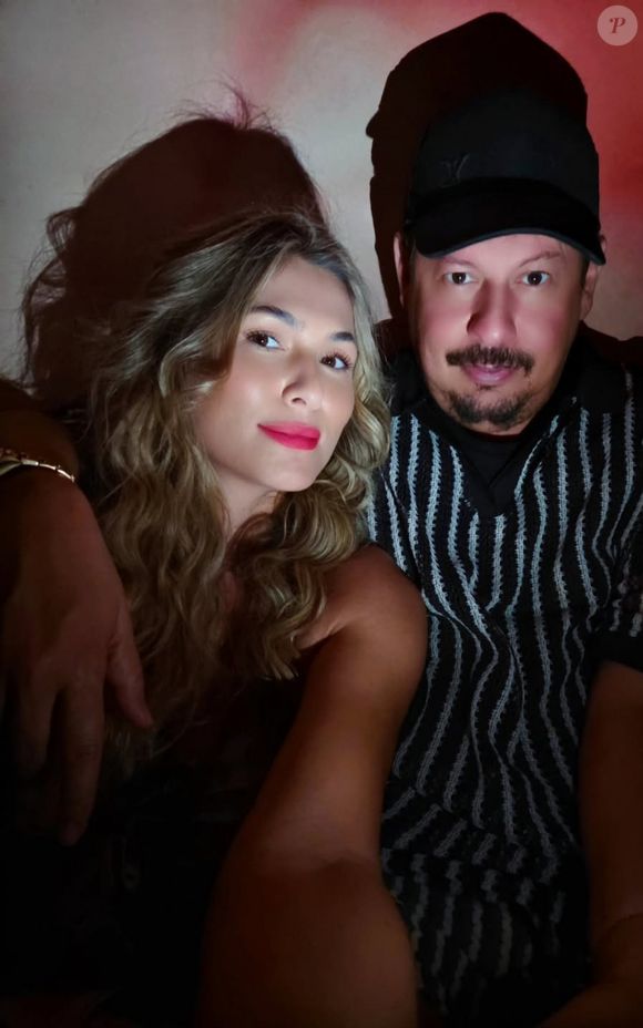 Lívia Andrade conseguiu uma medida protetiva contra Marcos Araújo e denunciou perseguição, violência doméstica e violência patrimonial