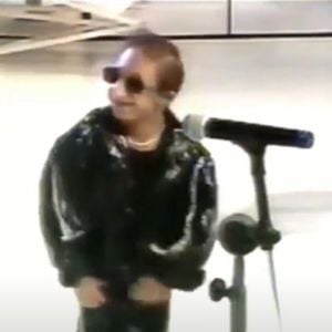 Um adolescente, portador de uma doença genética rara que causa nanismo, microcefalia e retardo mental, foi exposto de forma vexatória no palco do ‘Domingão do Faustão’