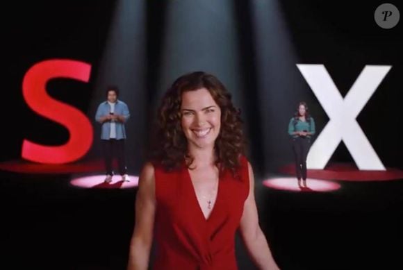 2020: Ana Paula Arósio fez um retorno triunfal em uma campanha publicitária para o Santander, onde valorizou seu cabelo cacheado e brincou com seu sumiço