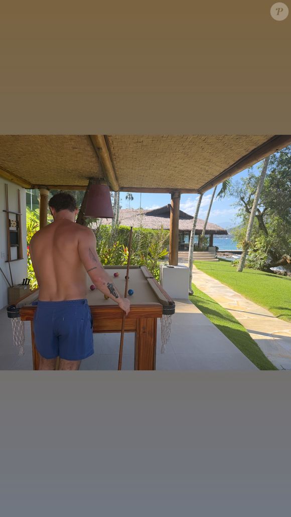 Dua Lipa e seus familiares se divertiram na mansão dos apresentadores