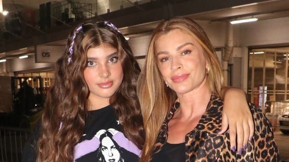 Vilã de 'Três Graças', Grazi Massafera tem reação inesperada ao ser fotografada ao lado da filha Sofia; tamanho da adolescente rouba a cena em fotos