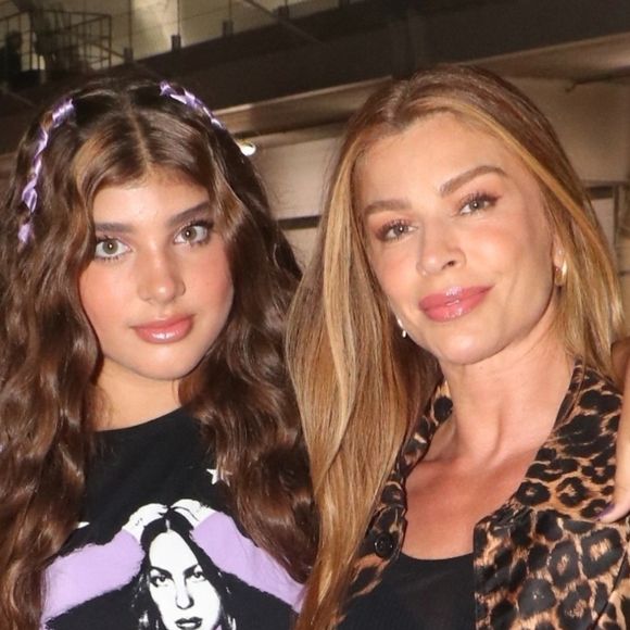 Grazi Massafera leva susto imenso ao ser fotografada ao lado da filha Sofia, mas tamanho da adolescente rouba a cena em fotos