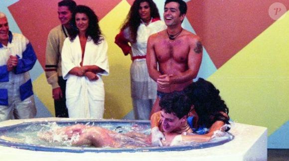 A ‘Banheira do Gugu’ saiu do ar em 2000 por conta de impasses com o Ministério da Justiça