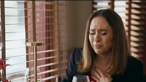 Guerra de família em 'Quem Ama Cuida'! Brigitte vaza vídeo íntimo de Pilar e leva castigo pesado; clima entre mãe e filha pega fogo na novela