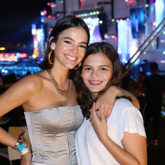 Jeans e t-shirt branca foram as apostas de Luana Maia no Rock in Rio