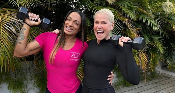 Xuxa conta com a ajuda da personal trainer Vanessa Barbosa em seus treinos