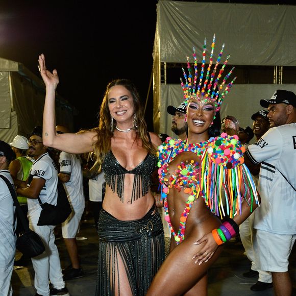 De volta à avenida com estilo: Luciana Gimenez samba na Vai-Vai com look que é pura sofisticação.