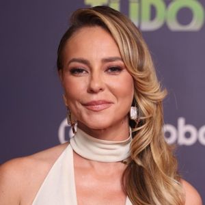 Paolla Oliveira, Heleninha Roitman de 'Vale Tudo', traz à tona fotos inéditas na web e expõe motivo inesperado: 'Não eram...'