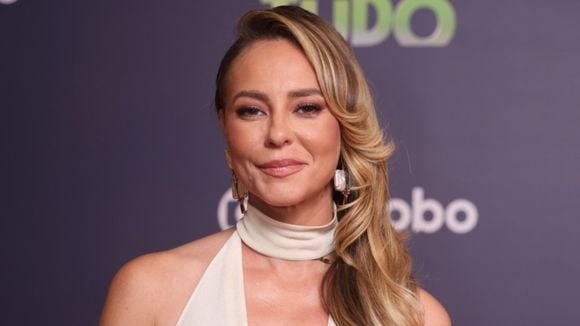 Paolla Oliveira, a Heleninha Roitman de 'Vale Tudo' traz à tona fotos inéditas na web e expõe motivo inesperado: 'Não eram...'