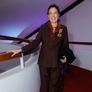 Alfaitaria em marrom foi aposta de Lilia Cabral para o Upfront 2026 da Globo