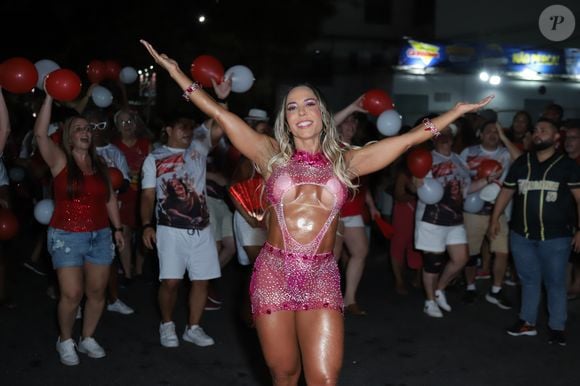 Mulher Melão recrutou um squad de mulheres famosas, algumas delas, estreantes na Sapucaí