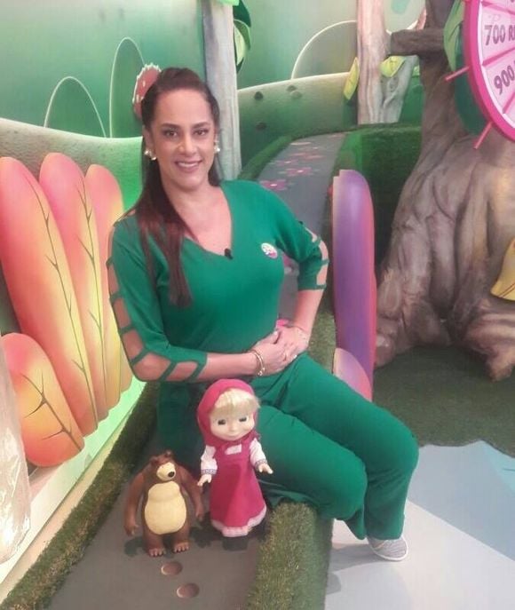 No SBT, Silvia Abravanel sempre aparecia com looks colados exibindo seu corpo
