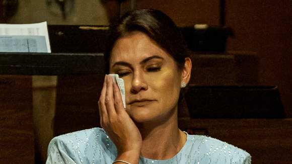 Michelle Bolsonaro publica carta a Lula sobre crise com EUA e pede diálogo: 'Chega de ódio e de irresponsabilidade'