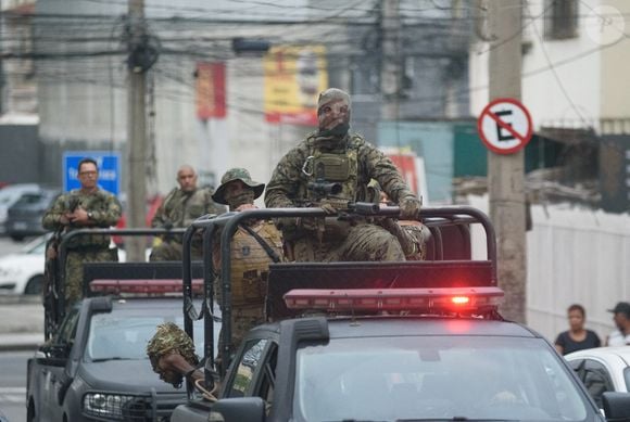 No mesmo dia, uma megaoperação policial contra o crime organizado aconteceu no Rio de Janeiro