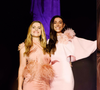 Penas de um lado, flores 3D do outro: Mônica Martelli e Ingrid Guimarães somam quase R$ 20 mil em looks elegantes para evento do Outubro Rosa; veja fotos