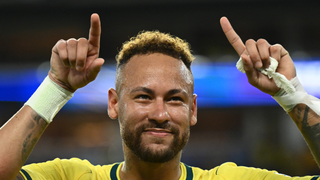 Neymar desiste de desistir da Copa? Dirigentes de futebol e carta aberta do pai do jogador aumentam chances de novo Mundial; situação parecida já aconteceu com Messi