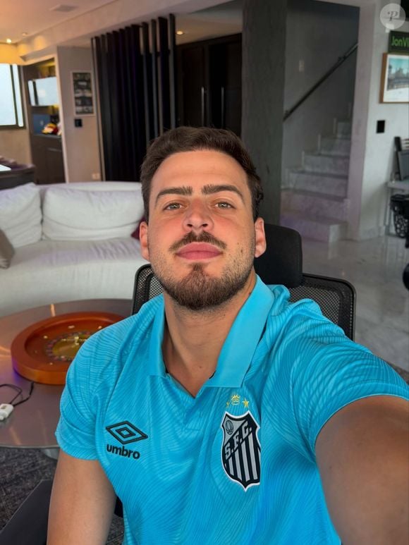 Jon Vlogs x Justiça: ex-funcionário alega que influenciador transformou assunto particular em algo público