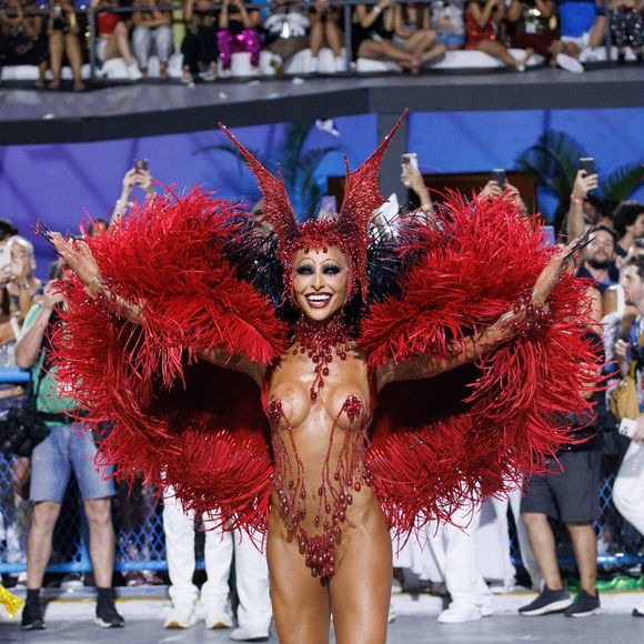 Fantasia de Sabrina Sato é intitulada 'Rainha VampVila'