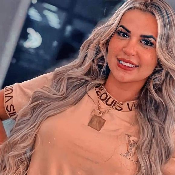 Toda natural, Deolane gostava de sempre estar maquiada e com extensão de cílios