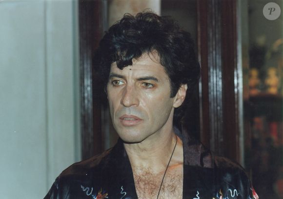 ‘O Fim do Mundo’ mostra a cidadezinha de Tabacópolis, que vira de cabeça para baixo depois que o vidente Joãozinho de Dagmar (Paulo Betti) prevê o fim do mundo