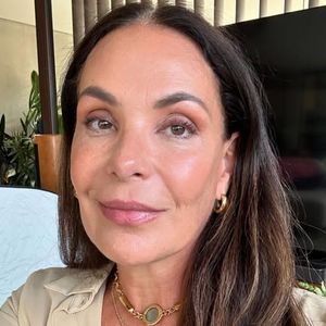 Horas antes de deixar o ‘Domingo Espetacular’, Carolina Ferraz compartilhou uma reflexão sobre maternidade e desigualdade de gênero