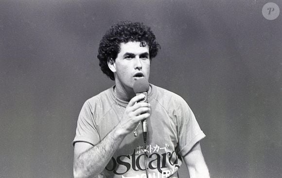 Sérgio Mallandro em foto do começo da carreira em 1982, no SBT