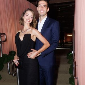 O ex-jogador Kaká foi ao evento da Vivara com a esposa, Carol Dias