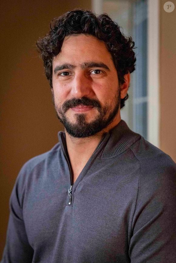 Heitor vai surgir em 'Quem ama cuida' com barba grande e aspecto de andarilho.