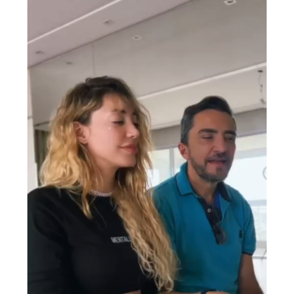 A repercussão envolvendo Nicole Louise acontece pouco depois de seu pai, o esteticista Islou Silva, falar publicamente sobre o afastamento da filha e publicar fotos antigas dos dois nas redes sociais